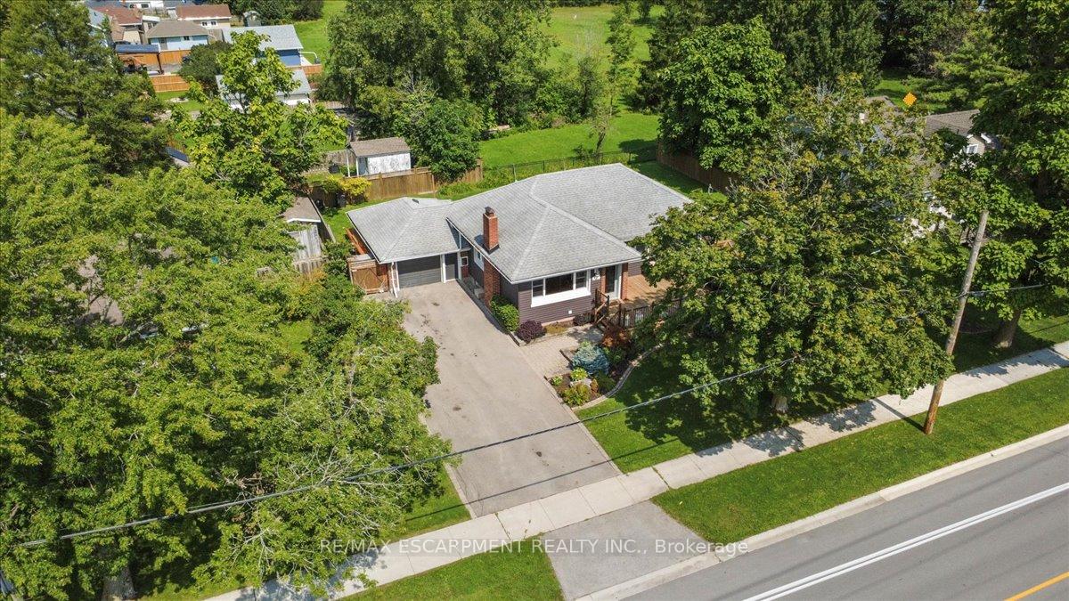 Photo 4 of 721 Broadway Street, Welland, Broadway — HOMEH