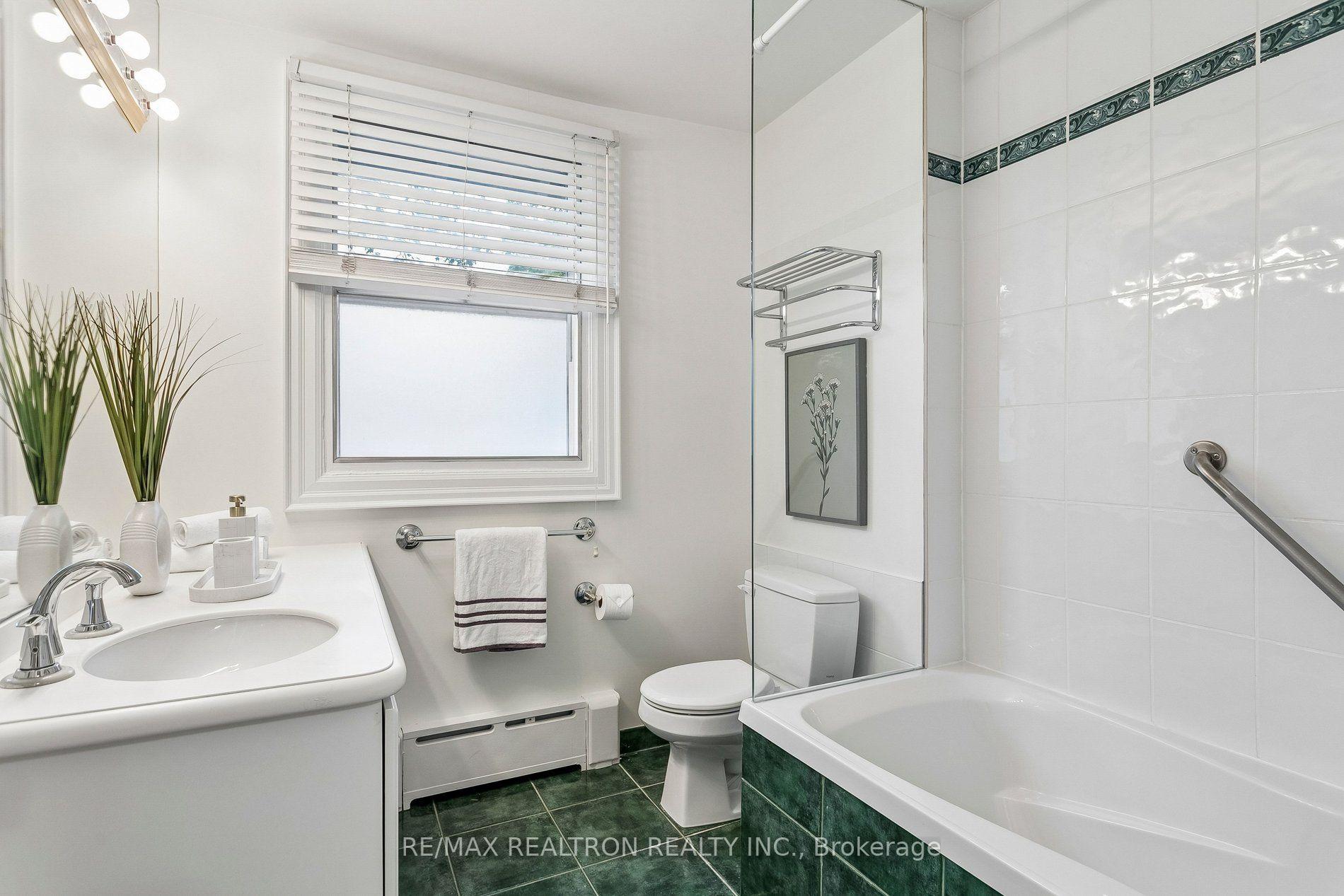 Photo 23 of 57 Castle Knock Road, Toronto, Lawrence Park South — HOMEH