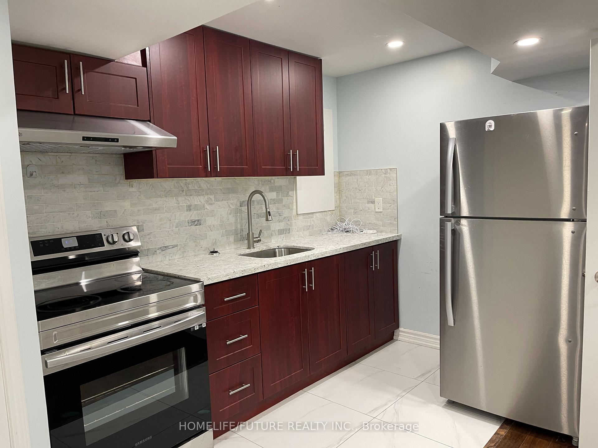 Photo 3 of Unit Bsmt, 118 Raponi Circle, Scarborough, Rouge — HOMEH