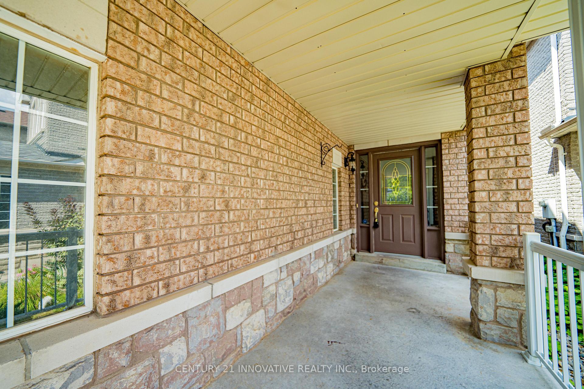 Photo 3 of 117 Raintree Crescent, Richmond Hill, Oak Ridges — HOMEH