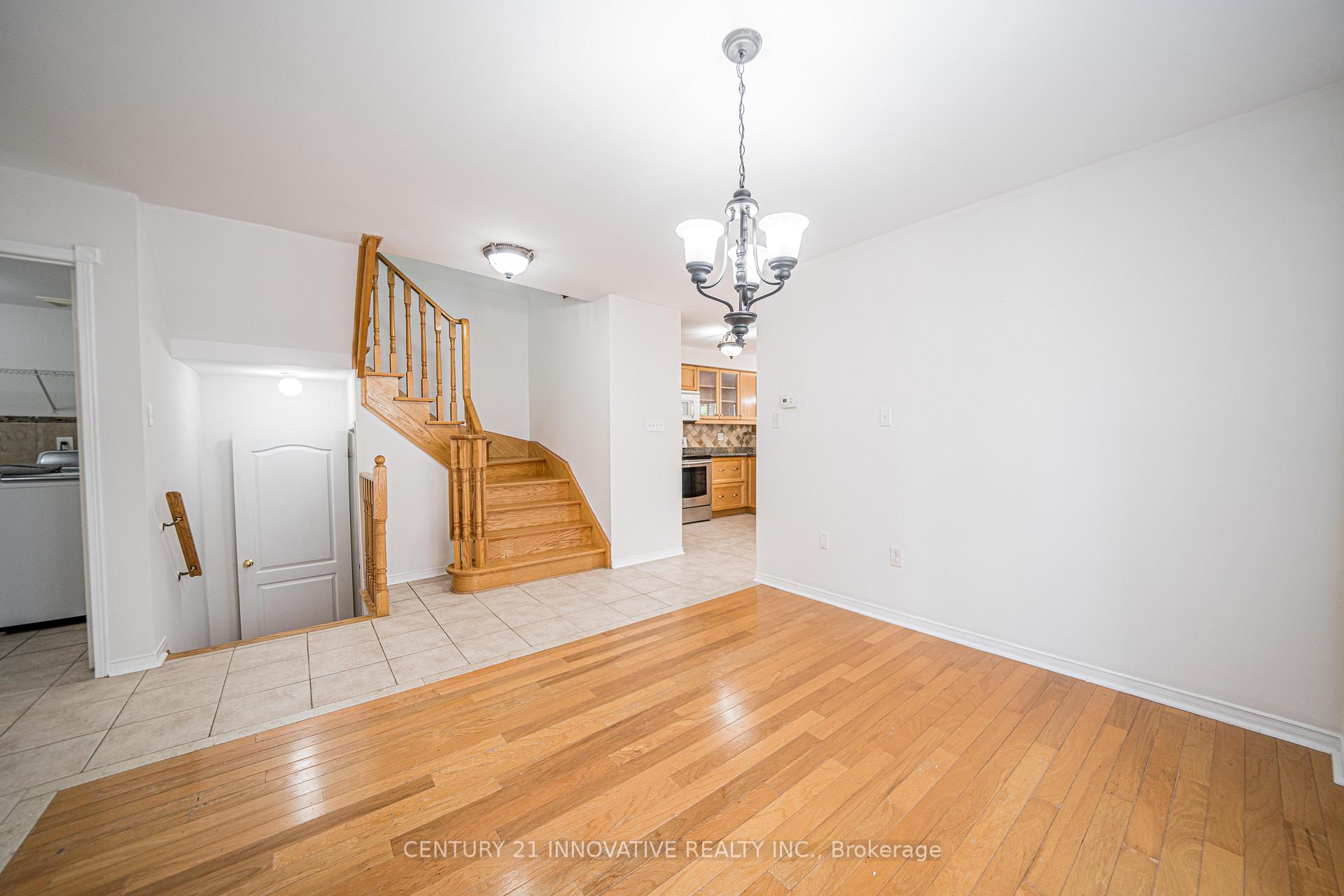 Photo 6 of 117 Raintree Crescent, Richmond Hill, Oak Ridges — HOMEH