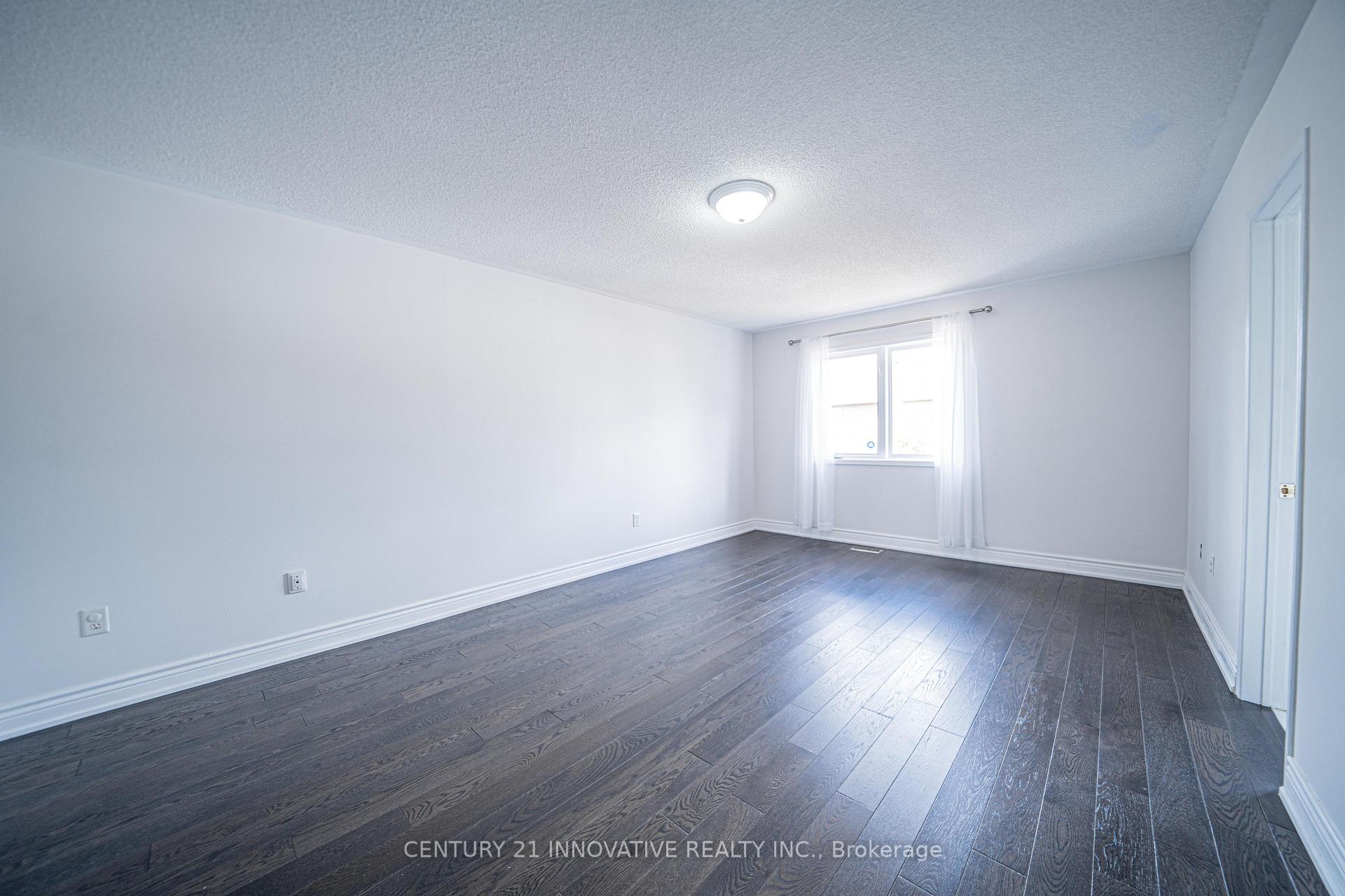 Photo 17 of 117 Raintree Crescent, Richmond Hill, Oak Ridges — HOMEH