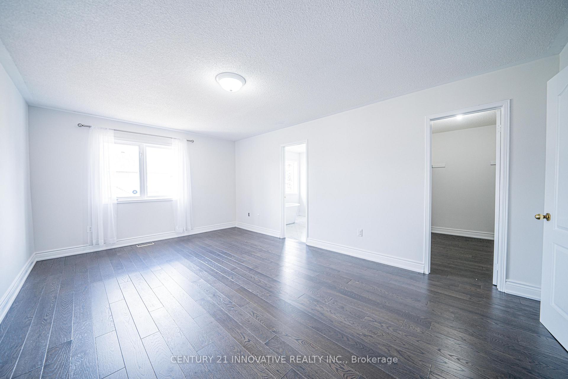 Photo 18 of 117 Raintree Crescent, Richmond Hill, Oak Ridges — HOMEH