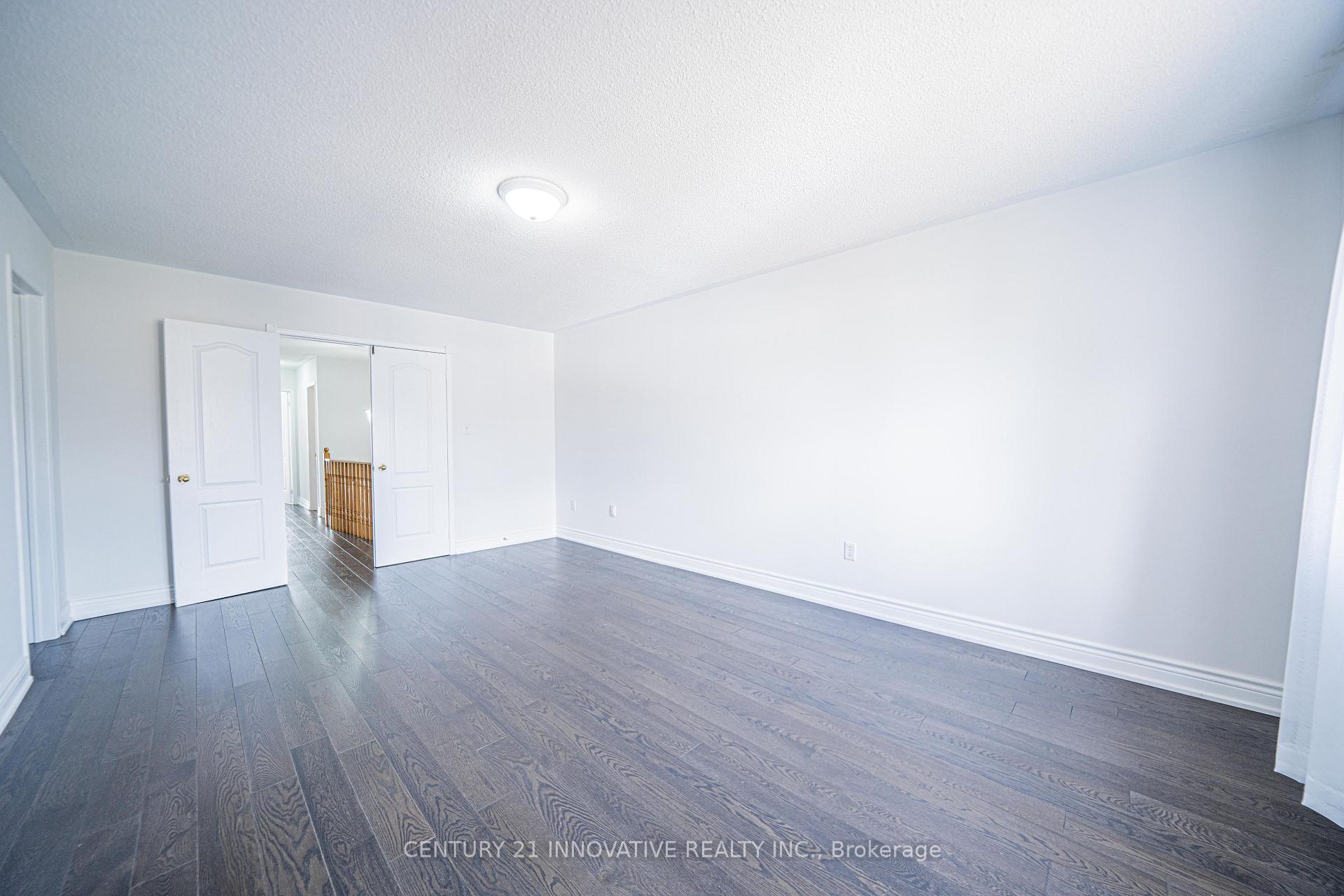 Photo 20 of 117 Raintree Crescent, Richmond Hill, Oak Ridges — HOMEH