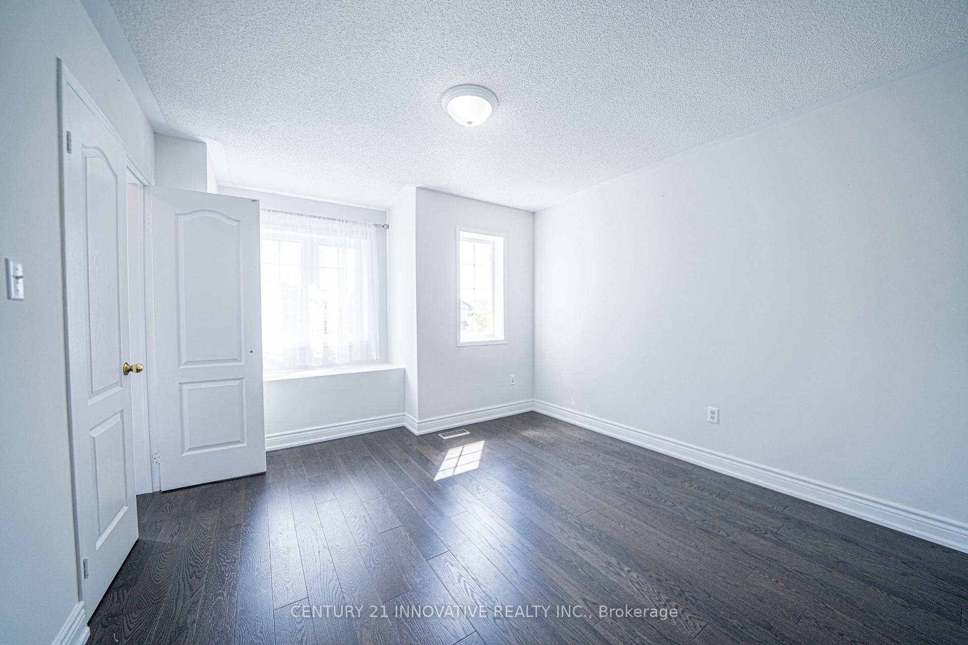 Photo 24 of 117 Raintree Crescent, Richmond Hill, Oak Ridges — HOMEH