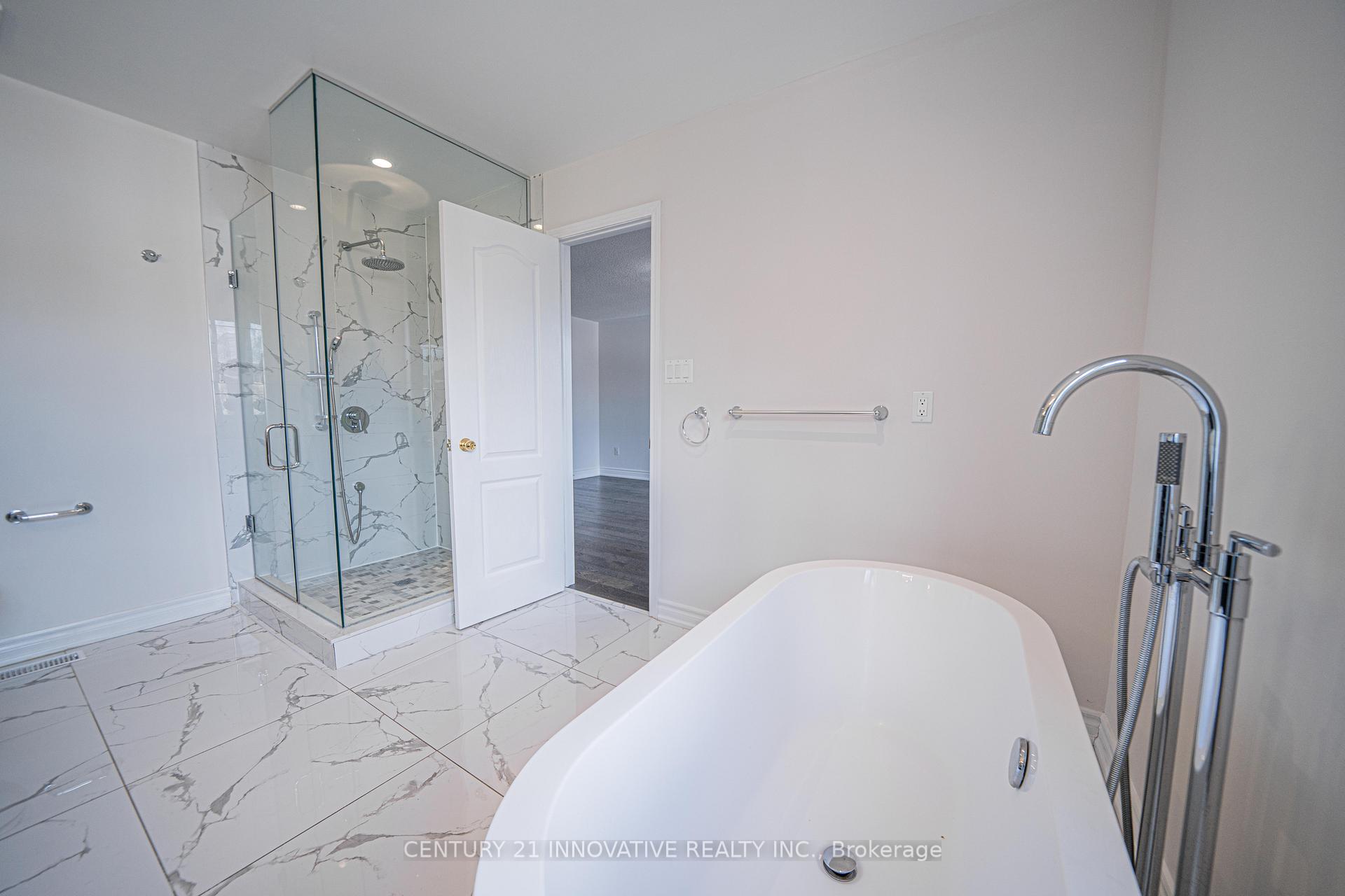 Photo 23 of 117 Raintree Crescent, Richmond Hill, Oak Ridges — HOMEH