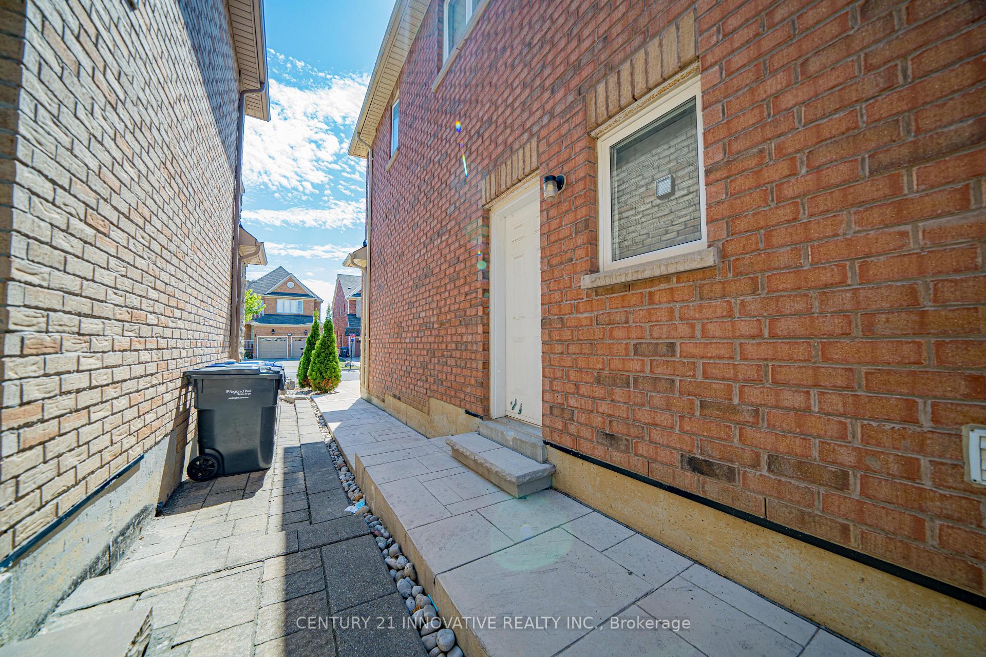 Photo 35 of 117 Raintree Crescent, Richmond Hill, Oak Ridges — HOMEH