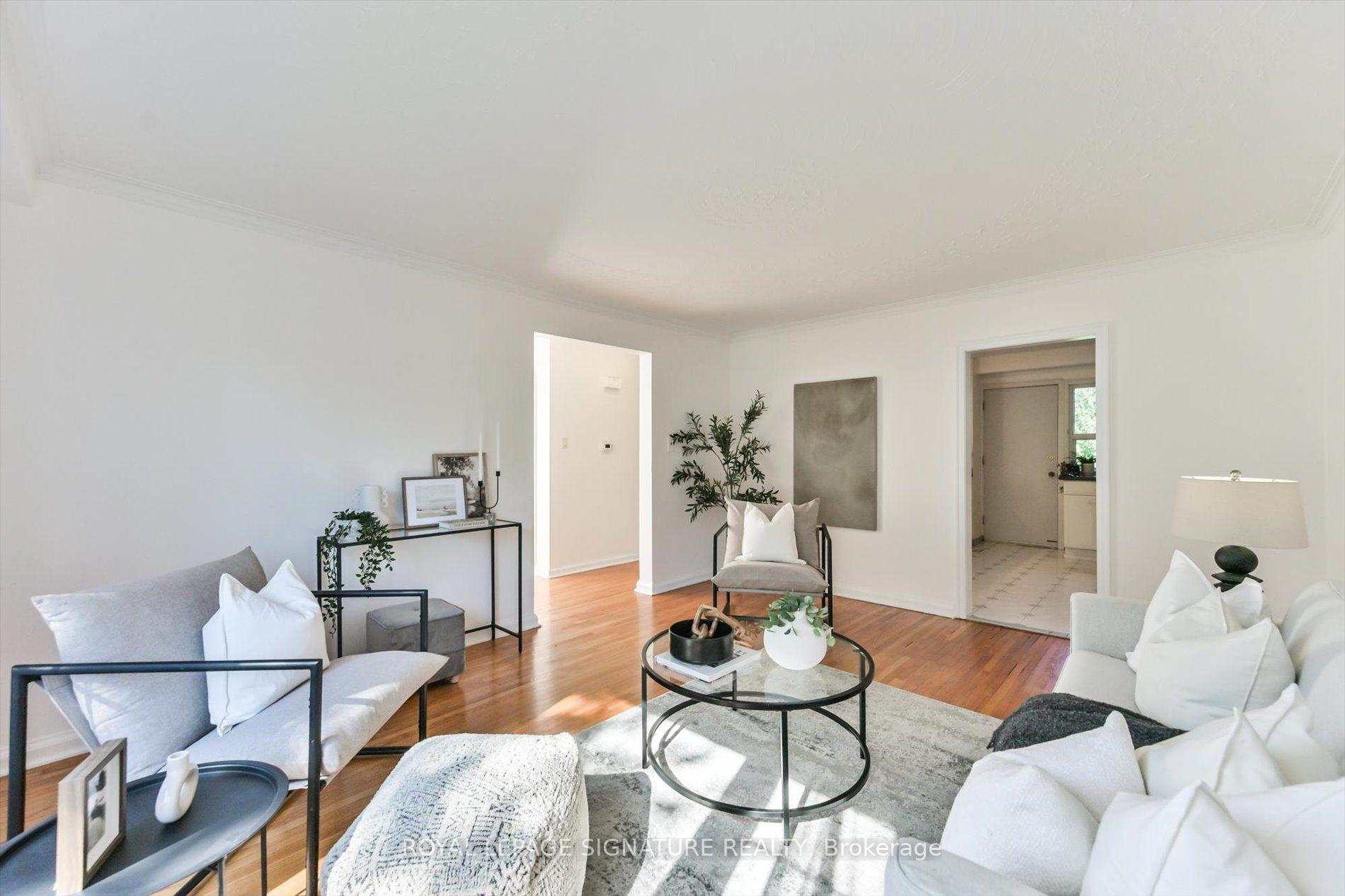 Photo 3 of 52 Dalside Crescent, North York, Victoria Village — HOMEH