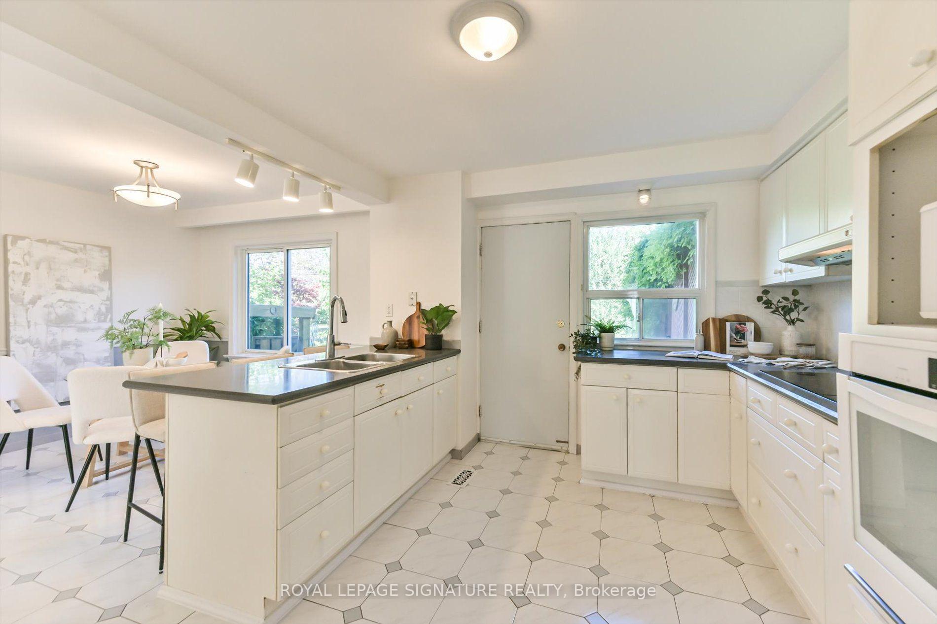 Photo 5 of 52 Dalside Crescent, North York, Victoria Village — HOMEH