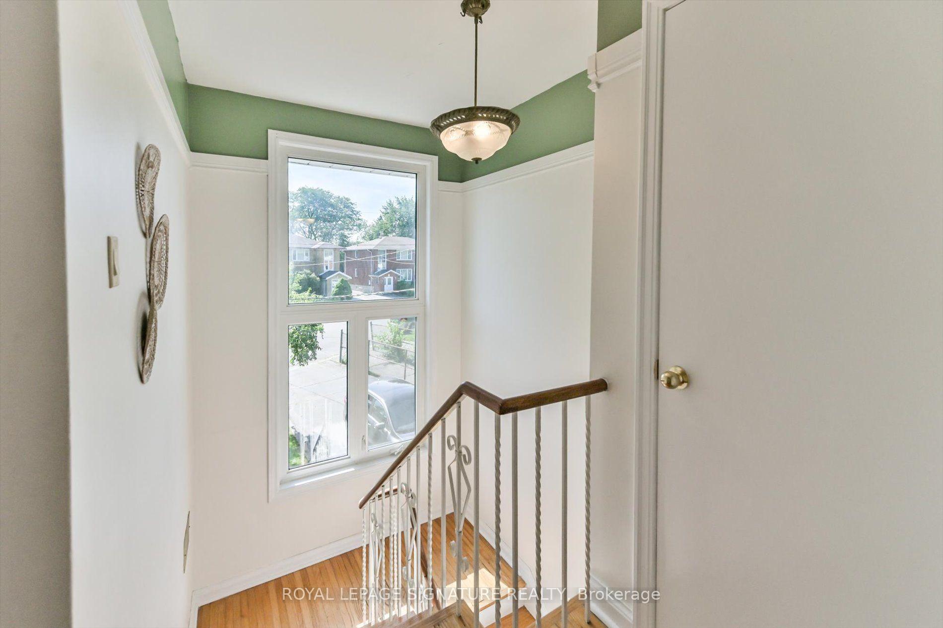 Photo 13 of 52 Dalside Crescent, North York, Victoria Village — HOMEH