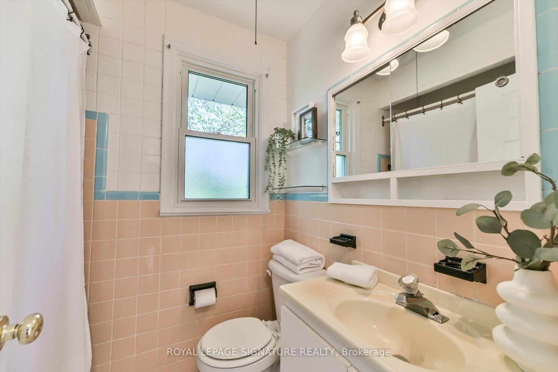 Photo 18 of 52 Dalside Crescent, North York, Victoria Village — HOMEH