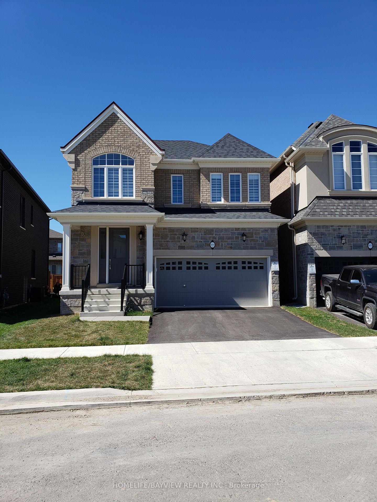 Photo 2 of 4169 Hillsborough Crescent, Oakville, Glenorchy — HOMEH