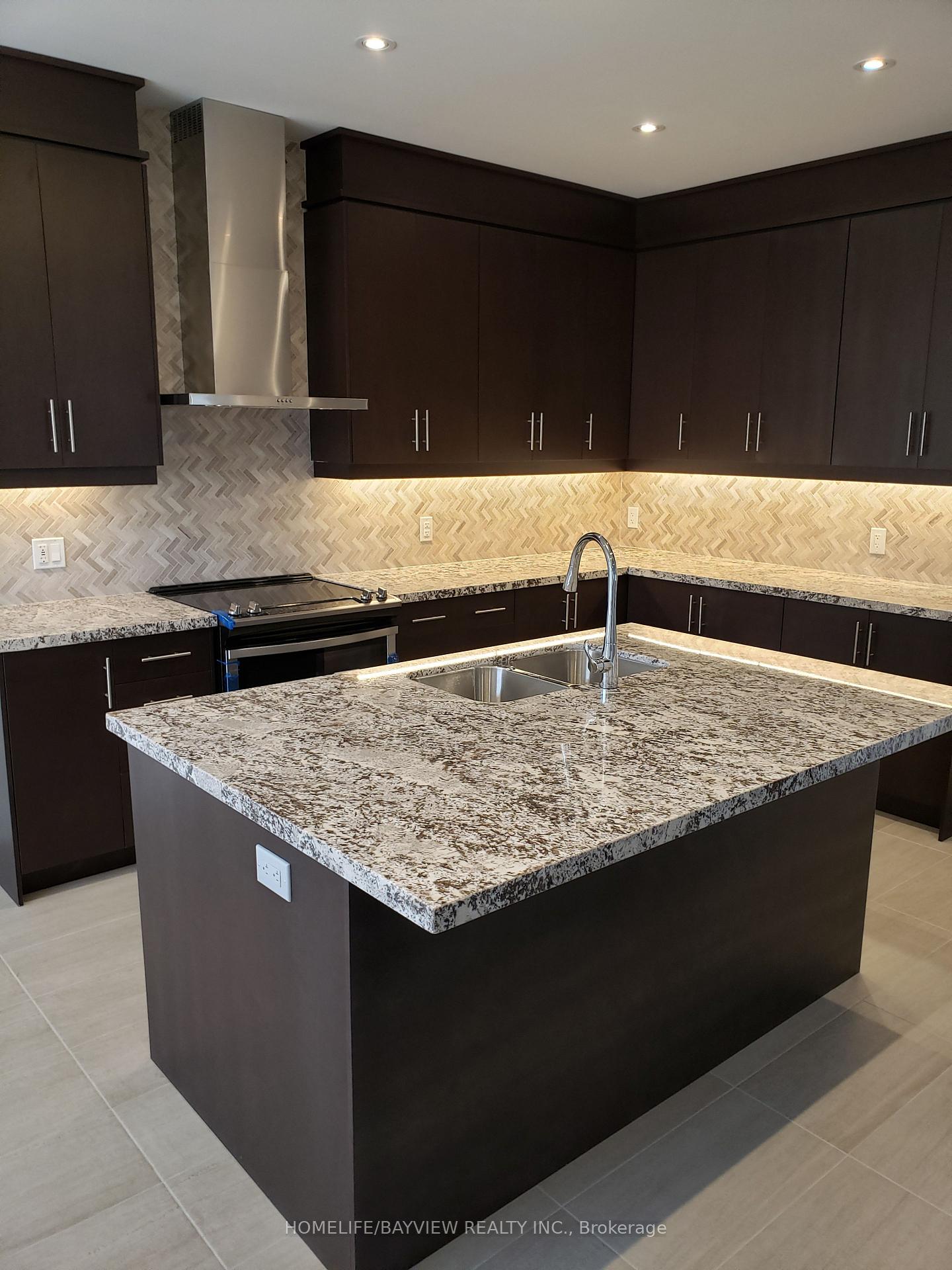 Photo 7 of 4169 Hillsborough Crescent, Oakville, Glenorchy — HOMEH