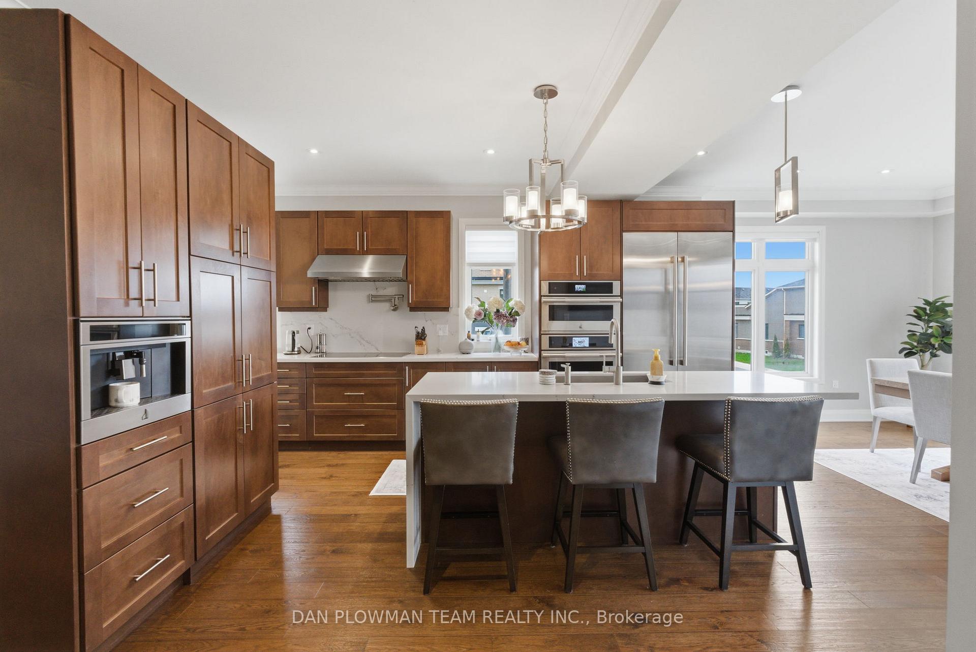 Photo 4 of 779 Port Darlington Road, Clarington, Bowmanville — HOMEH