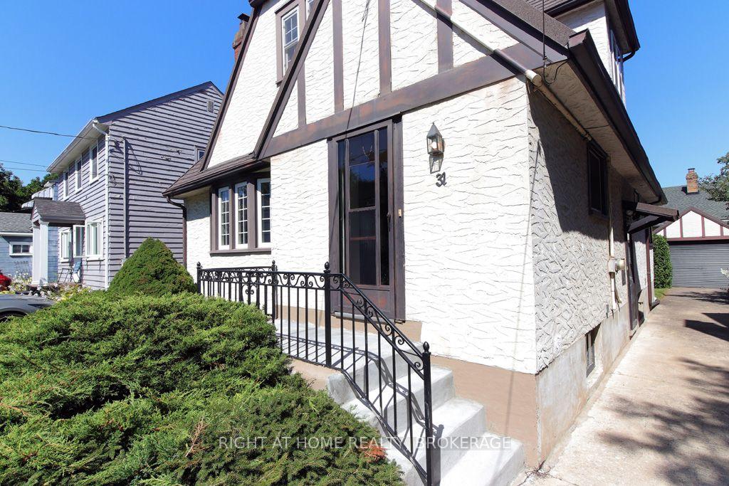 Photo 2 of 31 Stuart Avenue, St. Catharines, Downtown — HOMEH
