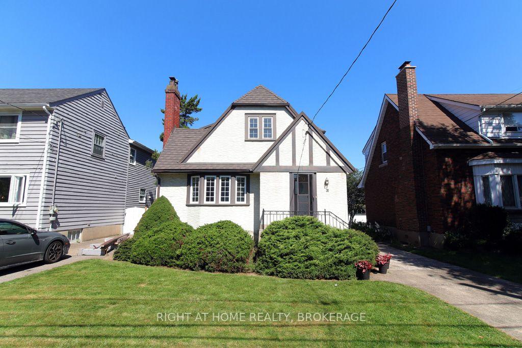 Photo 3 of 31 Stuart Avenue, St. Catharines, Downtown — HOMEH