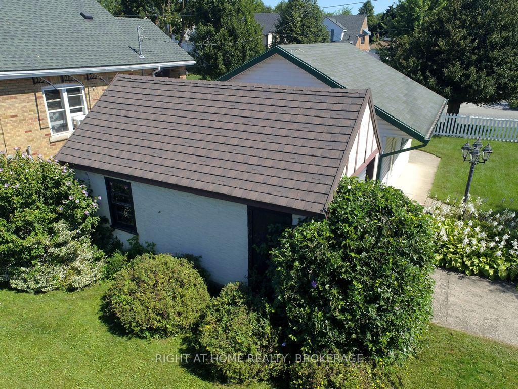 Photo 4 of 31 Stuart Avenue, St. Catharines, Downtown — HOMEH