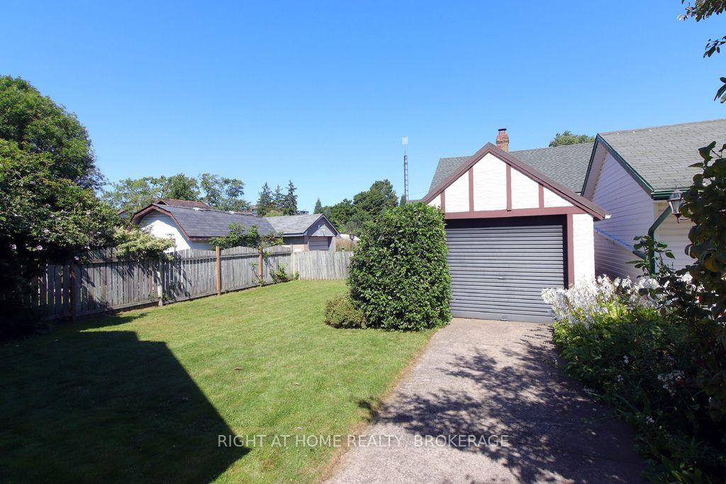 Photo 13 of 31 Stuart Avenue, St. Catharines, Downtown — HOMEH