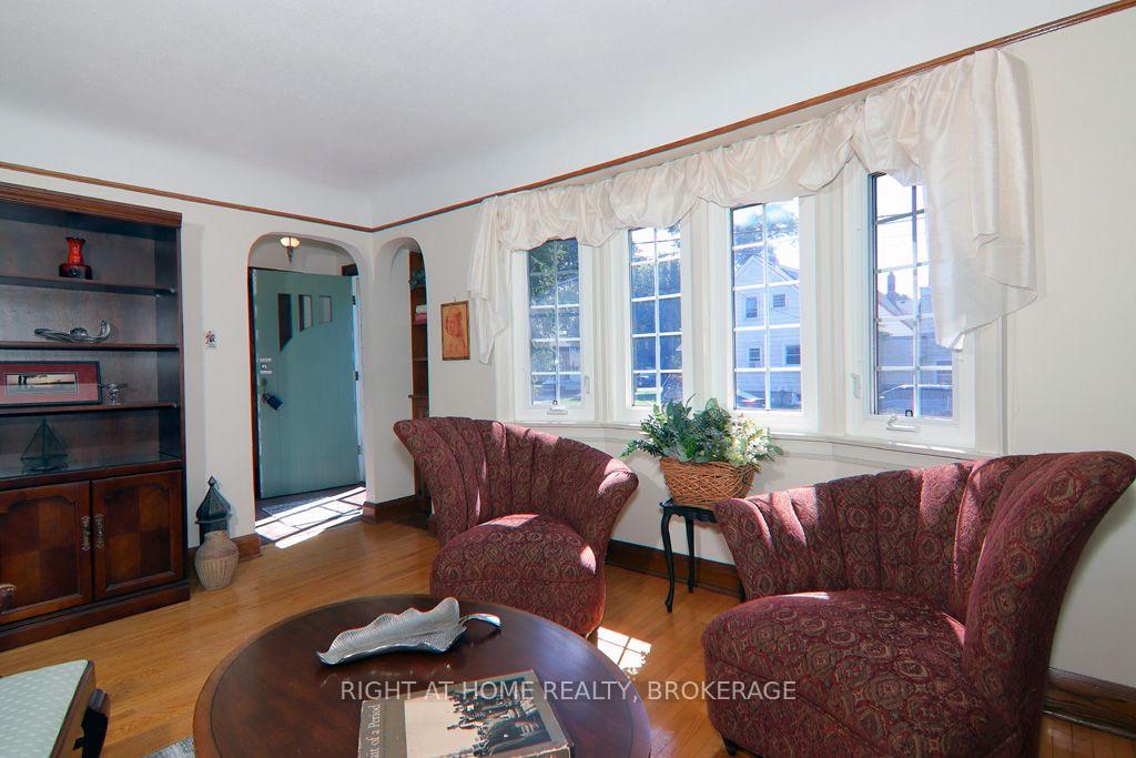 Photo 16 of 31 Stuart Avenue, St. Catharines, Downtown — HOMEH
