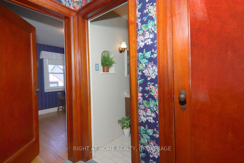 Photo 25 of 31 Stuart Avenue, St. Catharines, Downtown — HOMEH