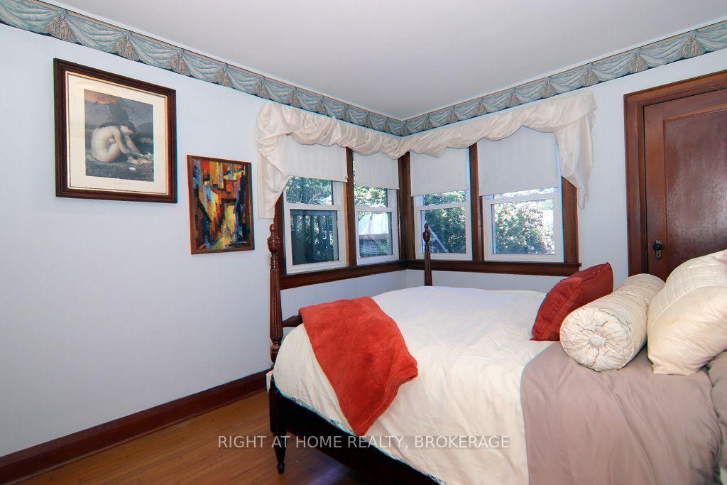 Photo 26 of 31 Stuart Avenue, St. Catharines, Downtown — HOMEH