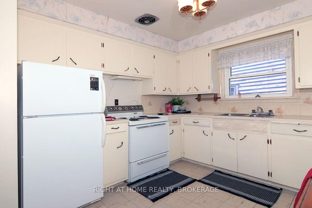 Photo 36 of 31 Stuart Avenue, St. Catharines, Downtown — HOMEH