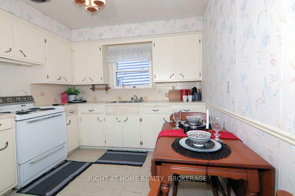 Photo 37 of 31 Stuart Avenue, St. Catharines, Downtown — HOMEH