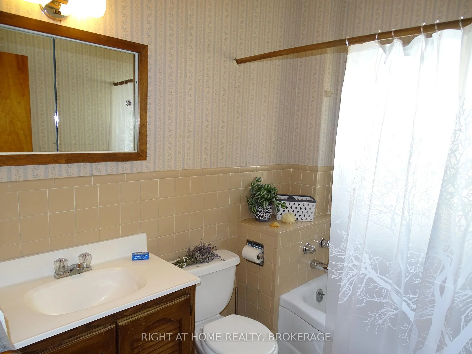 Photo 39 of 31 Stuart Avenue, St. Catharines, Downtown — HOMEH