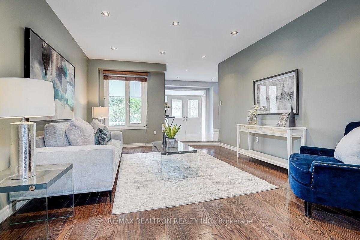 Photo 5 of 233 Brimson Drive, Newmarket, Glenway Estates — HOMEH