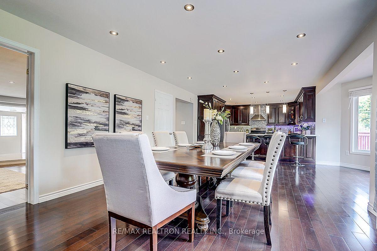Photo 10 of 233 Brimson Drive, Newmarket, Glenway Estates — HOMEH