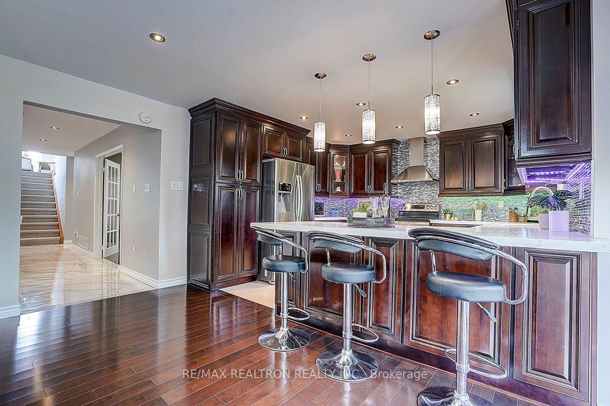Photo 11 of 233 Brimson Drive, Newmarket, Glenway Estates — HOMEH