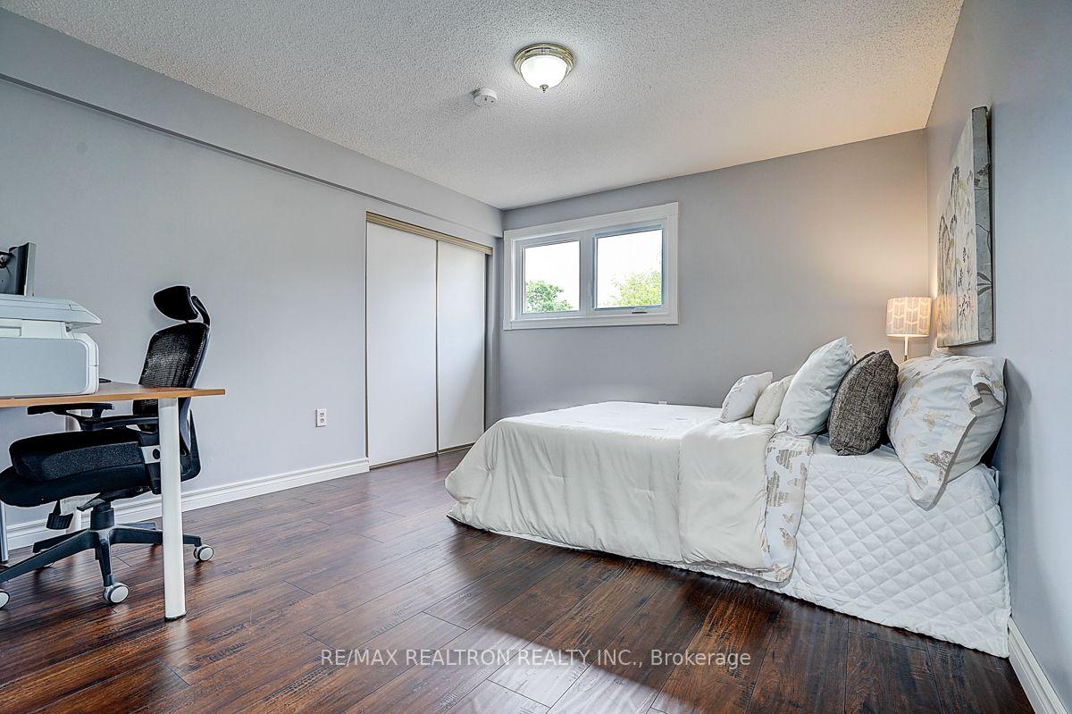 Photo 32 of 233 Brimson Drive, Newmarket, Glenway Estates — HOMEH