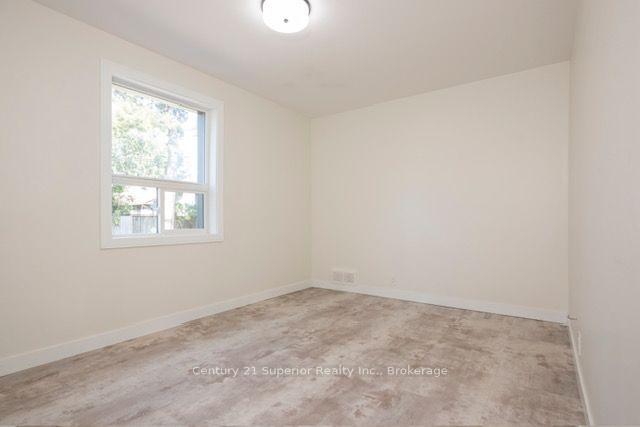 Photo 13 of 2011 Murray Avenue, Thunder Bay, Hyde Park — HOMEH