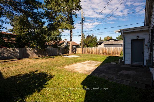 Photo 20 of 2011 Murray Avenue, Thunder Bay, Hyde Park — HOMEH