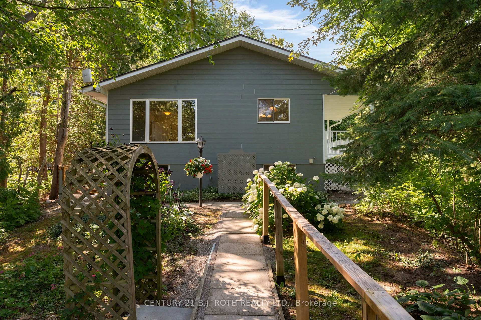 Photo 4 of 957 7th Line, Innisfil, Alcona — HOMEH