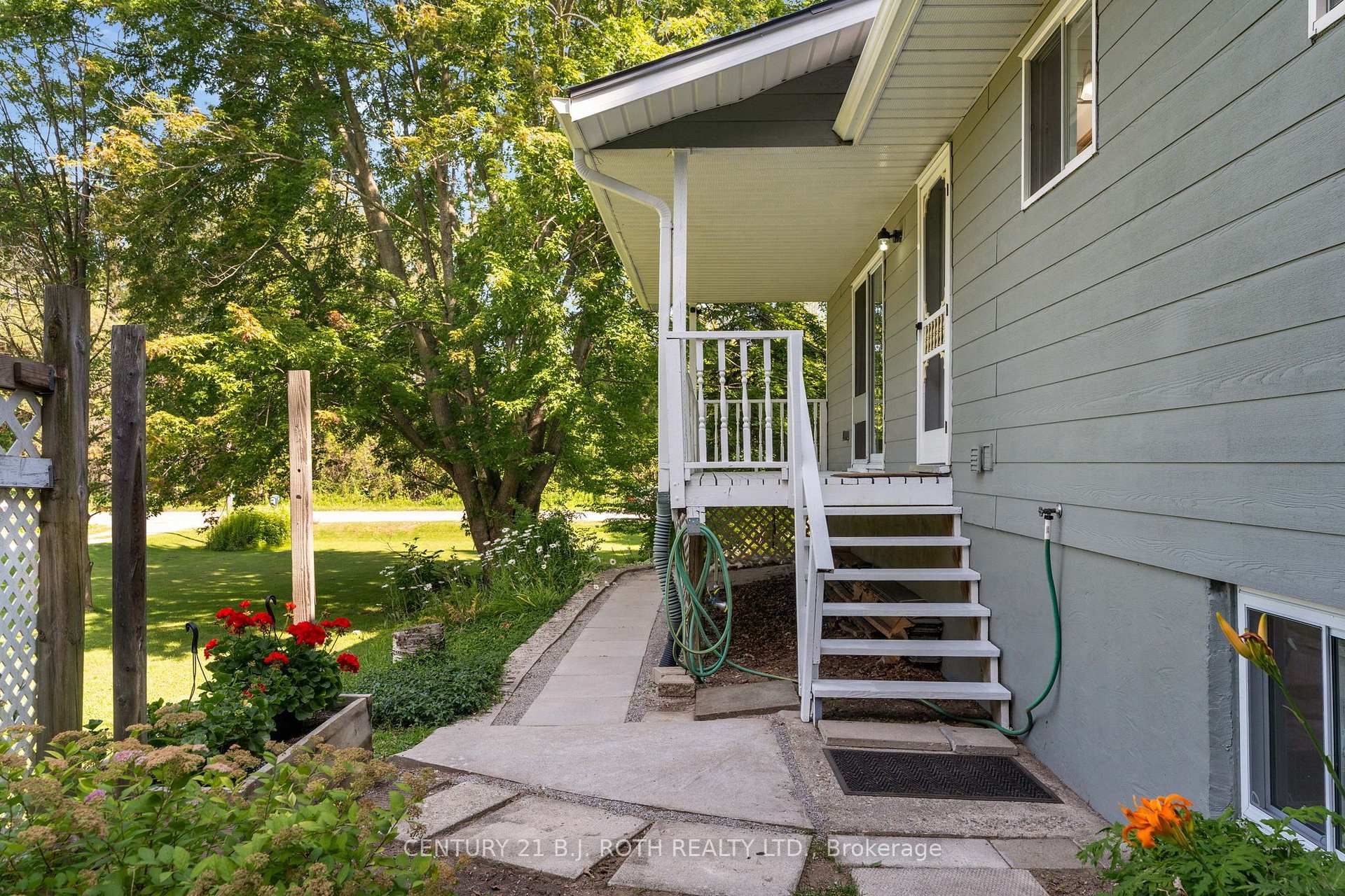 Photo 6 of 957 7th Line, Innisfil, Alcona — HOMEH