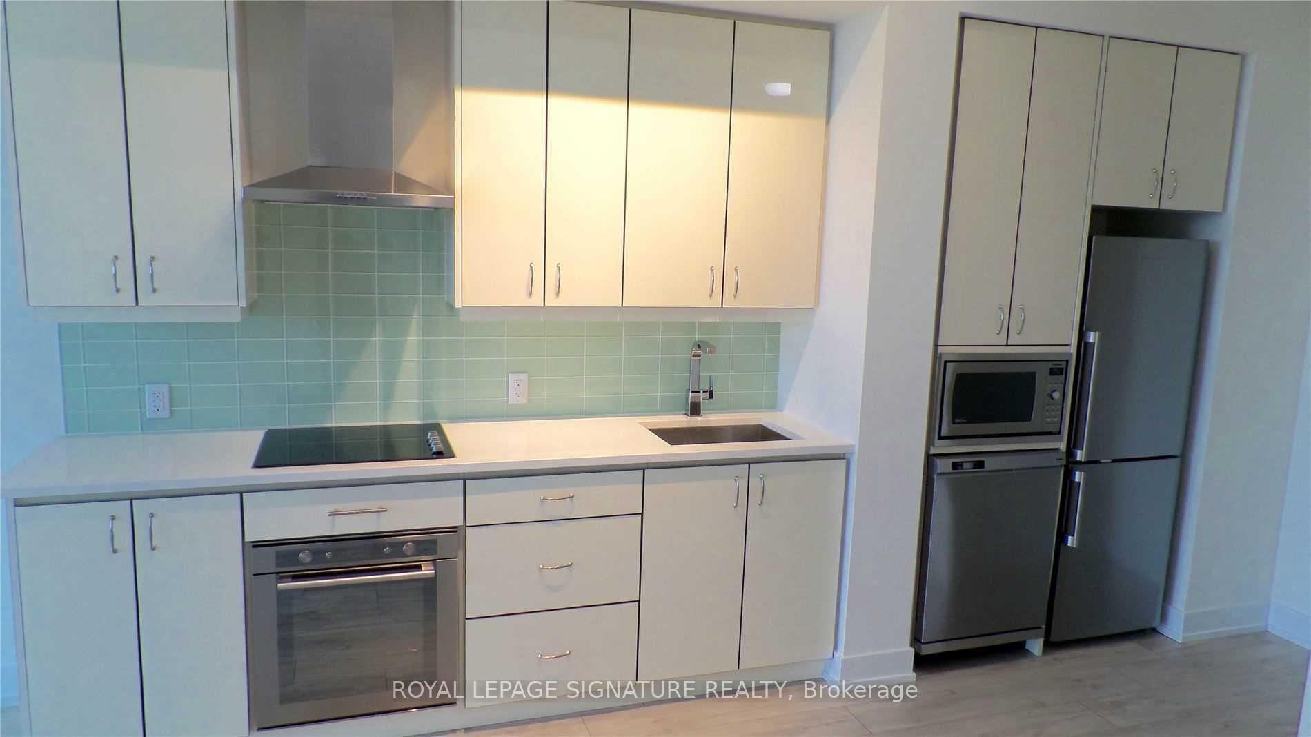 Photo 5 of Unit 807, 75 The Donway, North York, Banbury-Don Mills — HOMEH