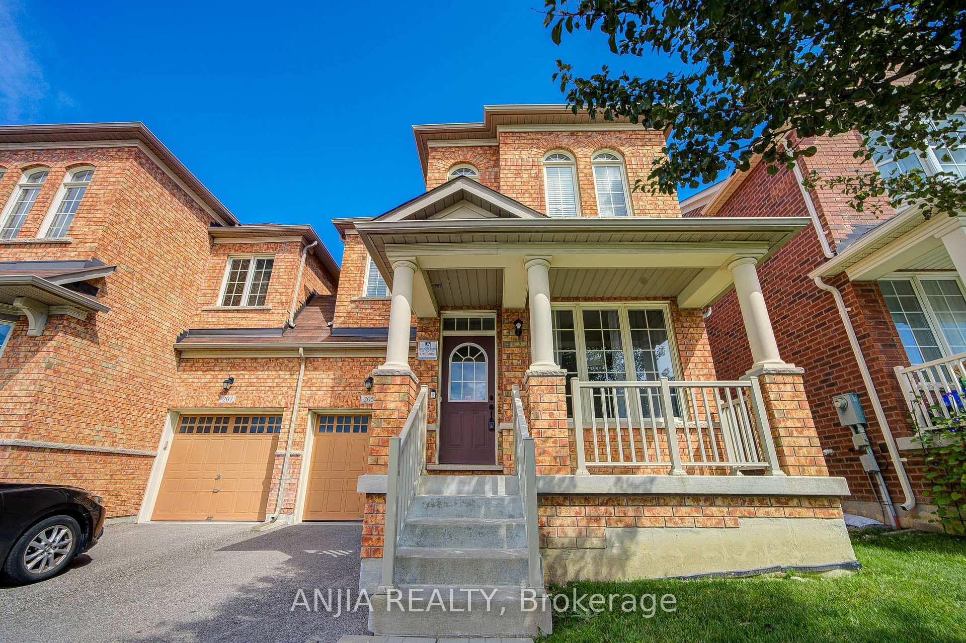 Photo 4 of 205 Harbord Street, Markham, Berczy — HOMEH