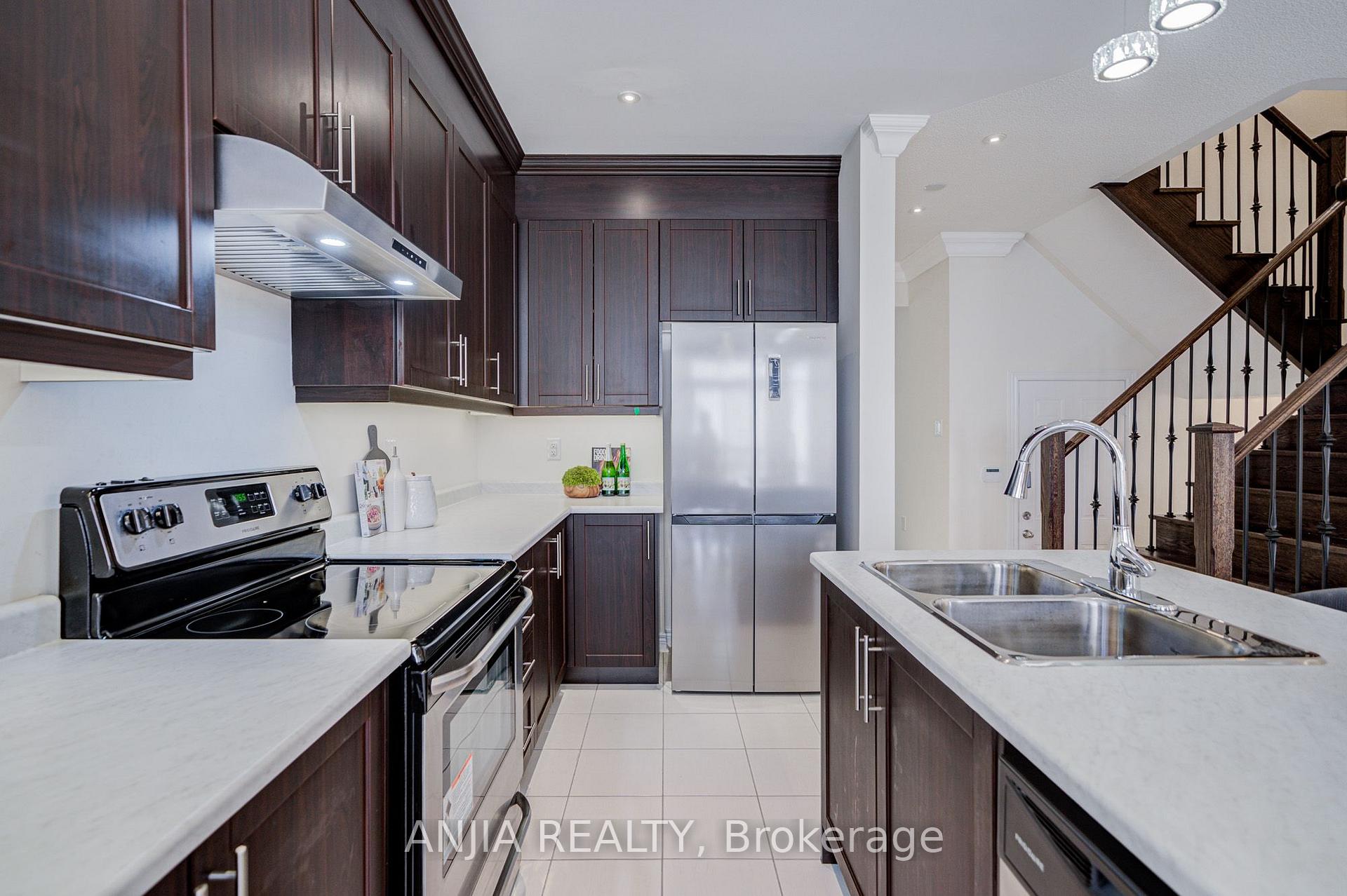 Photo 22 of 205 Harbord Street, Markham, Berczy — HOMEH