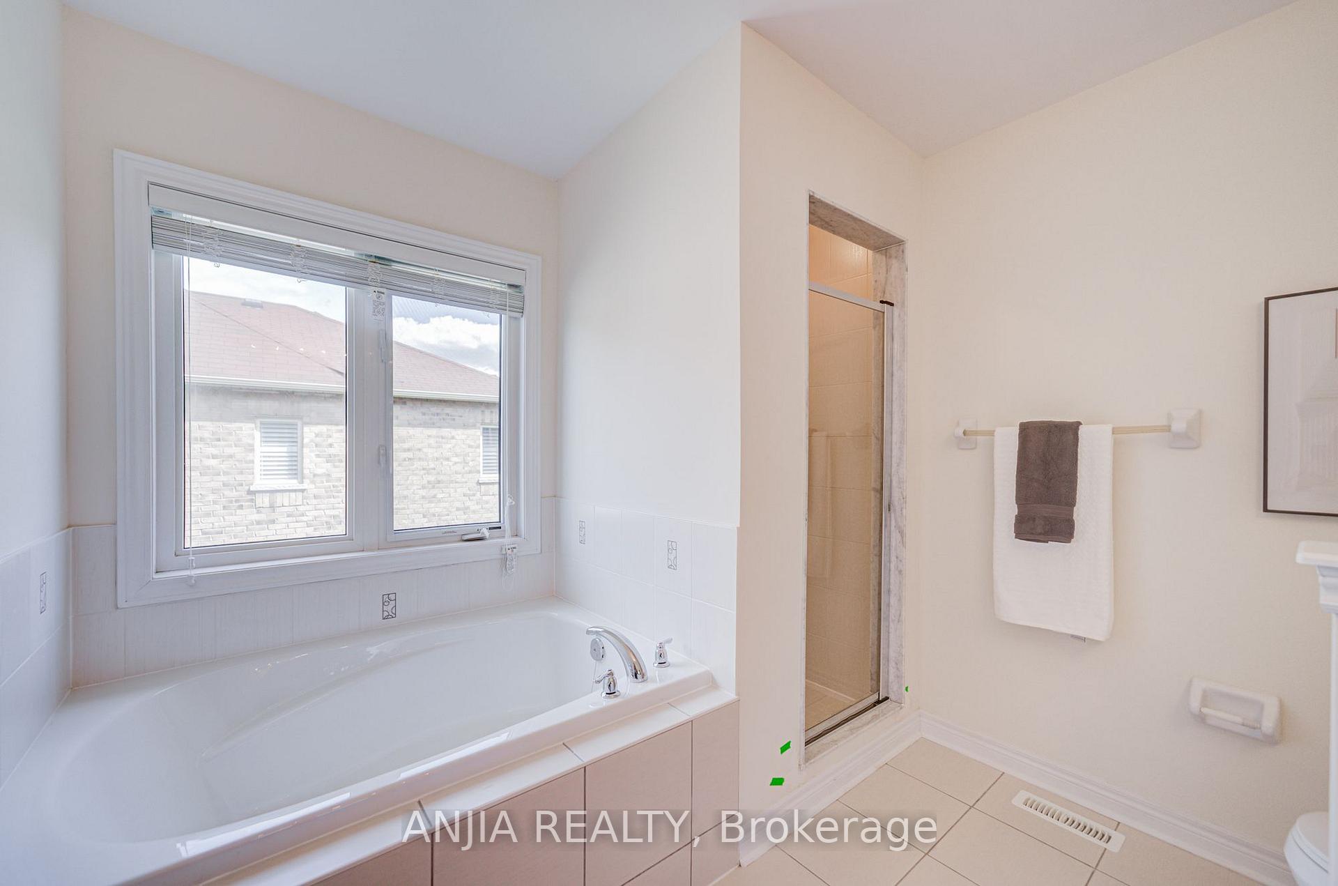 Photo 37 of 205 Harbord Street, Markham, Berczy — HOMEH