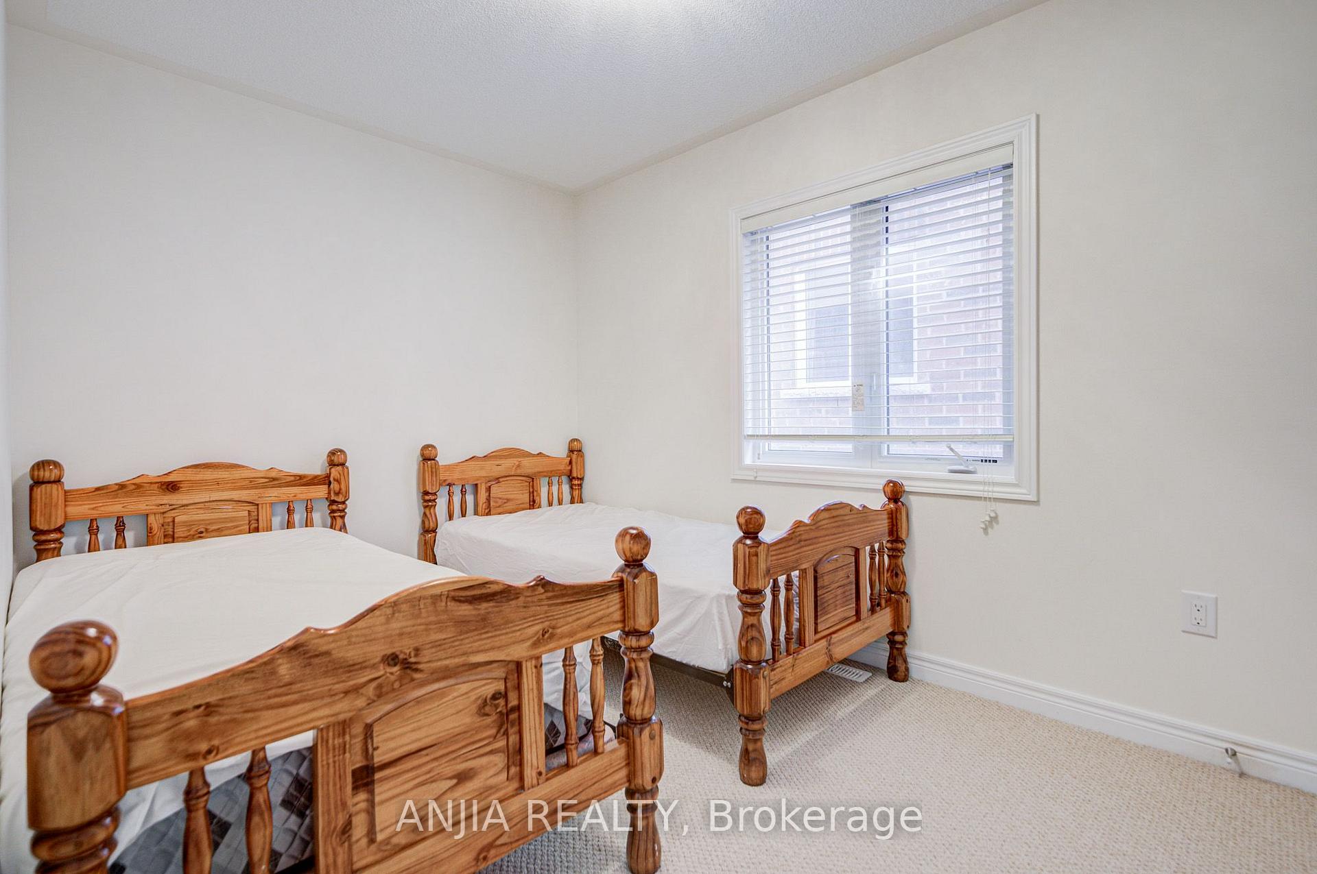 Photo 39 of 205 Harbord Street, Markham, Berczy — HOMEH