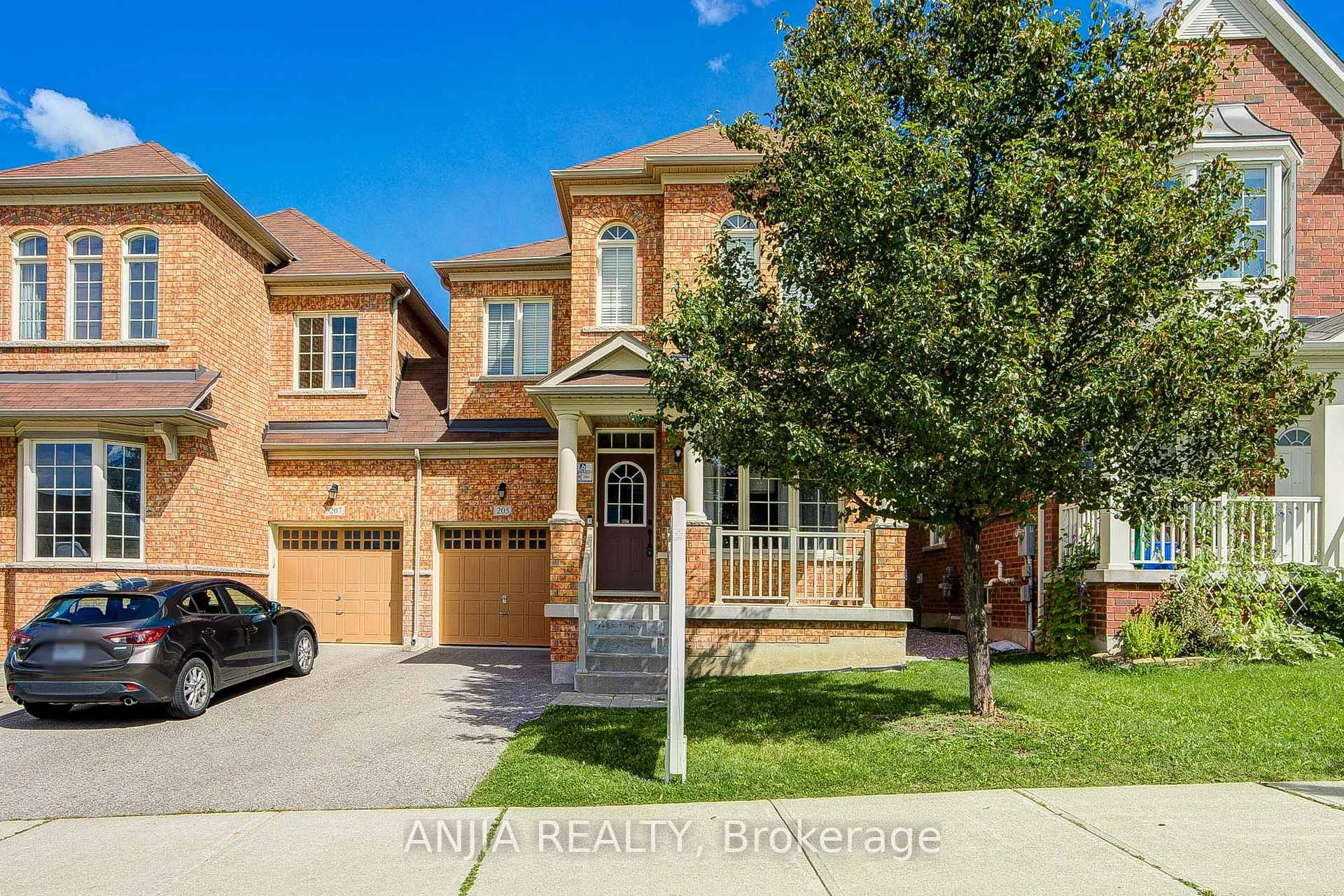 Photo 3 of 205 Harbord Street, Markham, Berczy — HOMEH