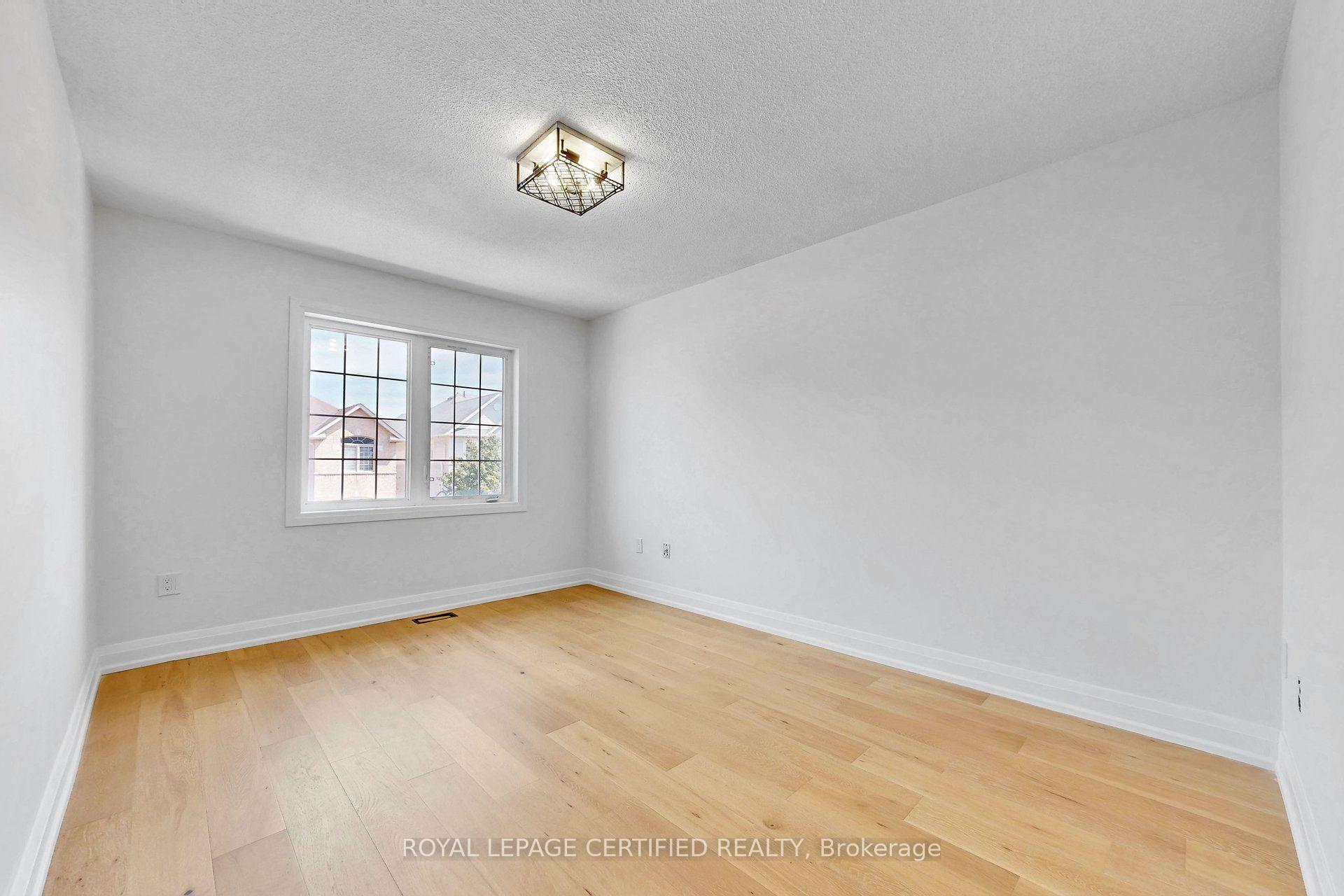 Photo 32 of 36 Silvester Street, Ajax, Central East — HOMEH