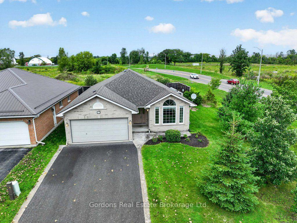 Photo 2 of 66 Spruce Gardens, Belleville, Belleville Ward — HOMEH