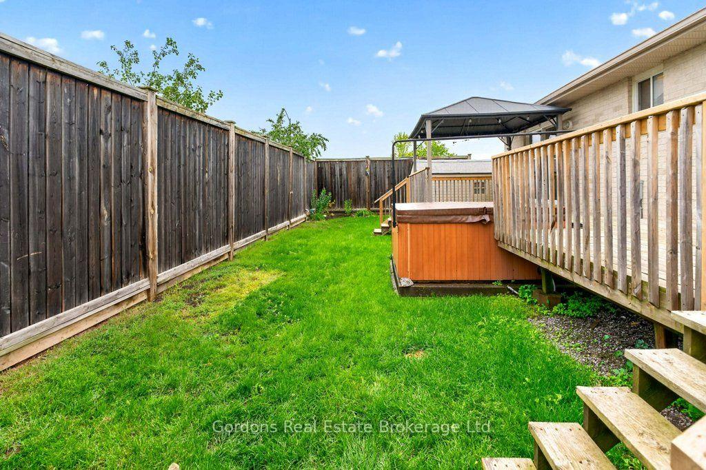 Photo 8 of 66 Spruce Gardens, Belleville, Belleville Ward — HOMEH