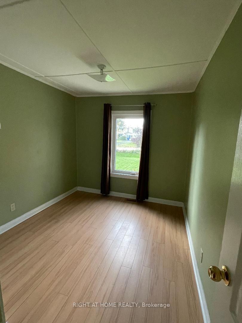 Photo 5 of Unit main floor 1br unit, 265 Shorecrest Road, Georgina, Keswick North — HOMEH