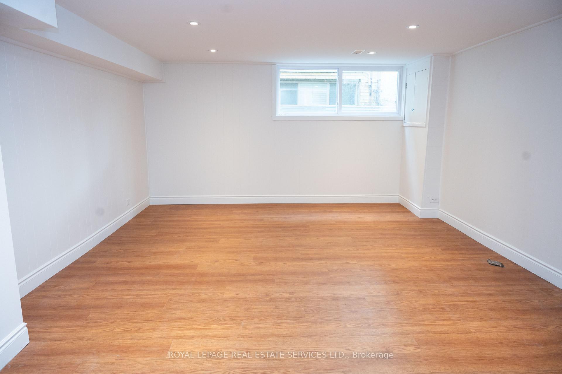 Photo 3 of Unit Lower, 35 Silverhill Drive, Etobicoke, Islington-City Centre West — HOMEH