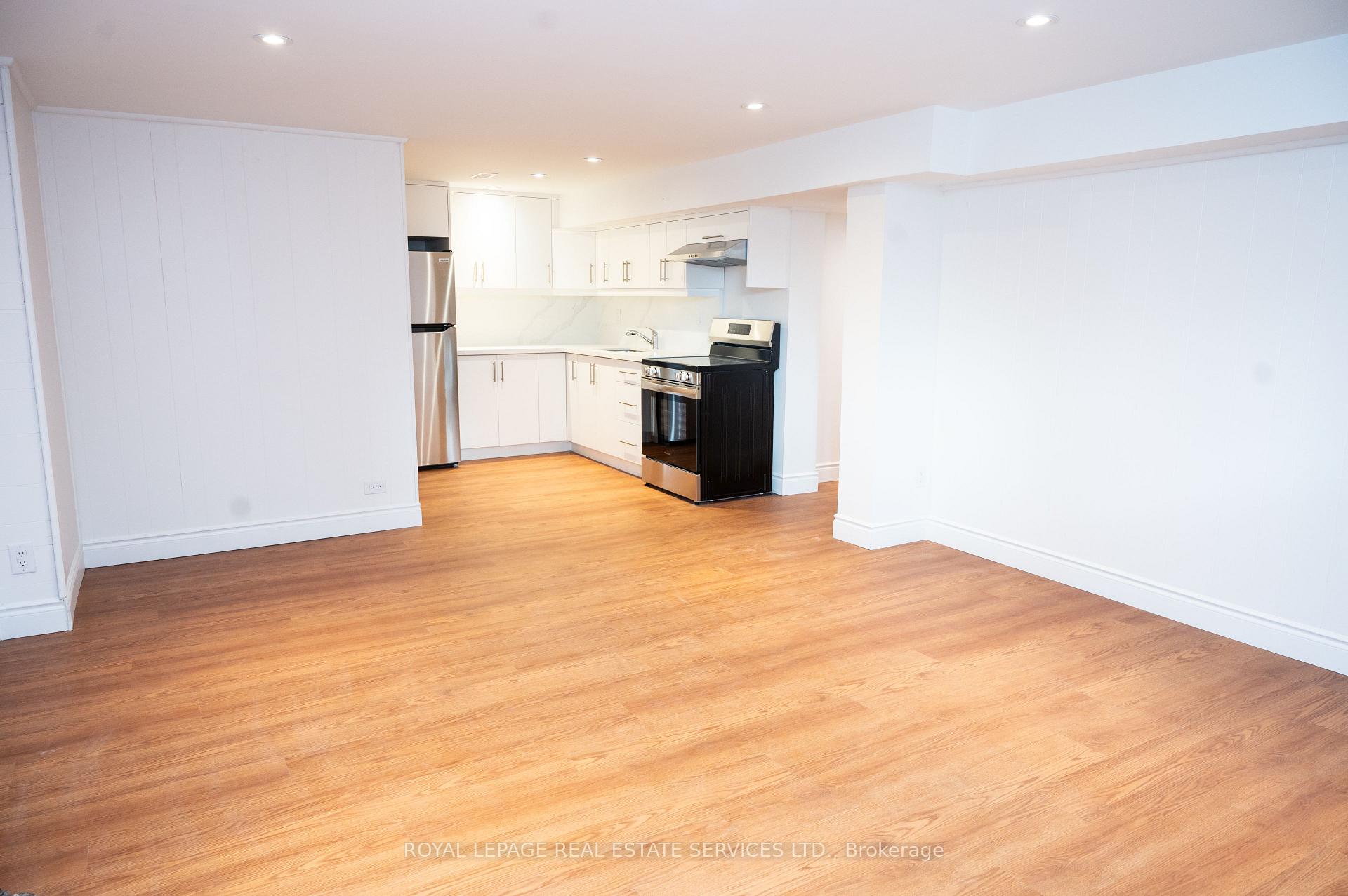 Photo 5 of Unit Lower, 35 Silverhill Drive, Etobicoke, Islington-City Centre West — HOMEH