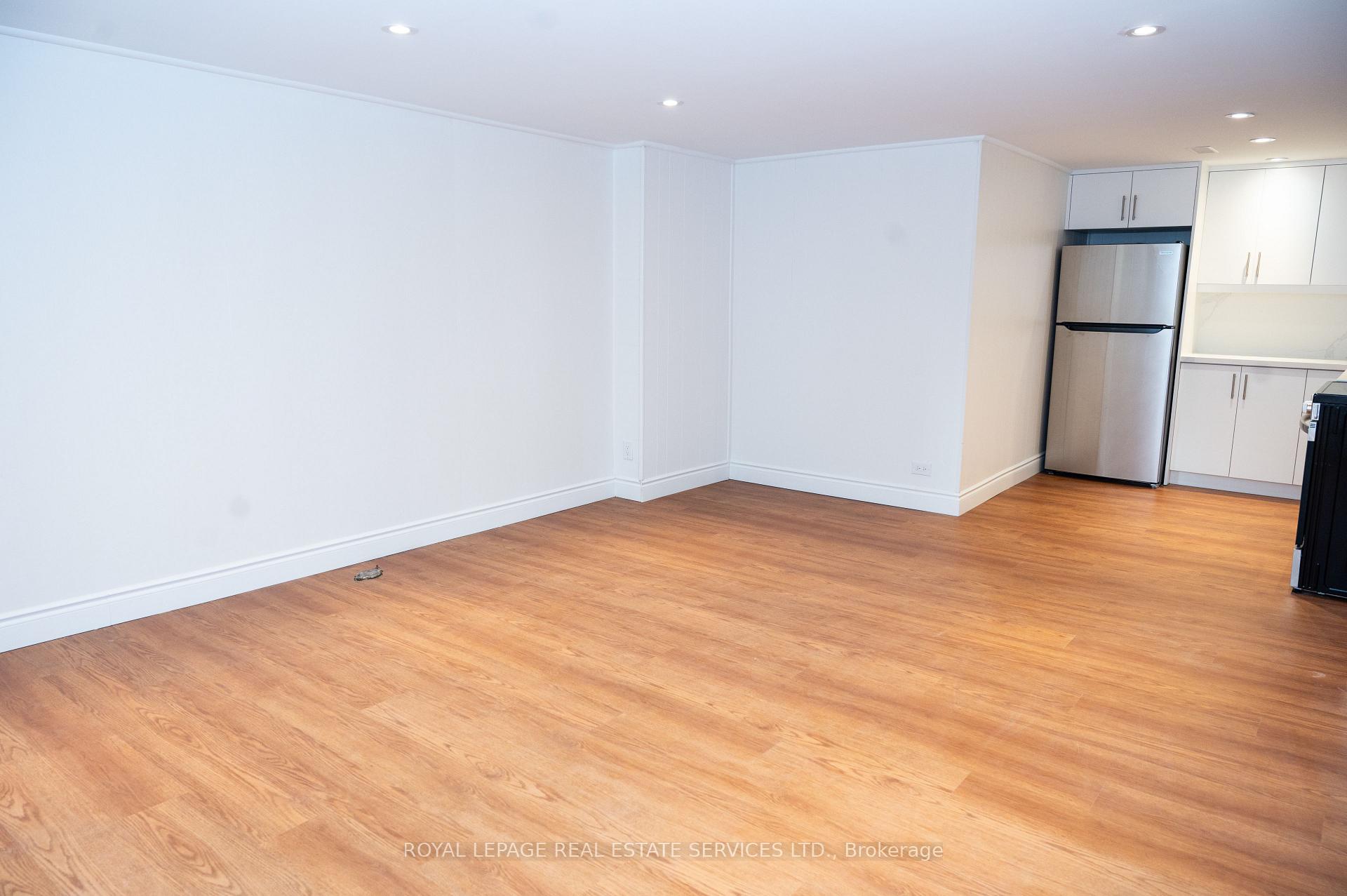 Photo 7 of Unit Lower, 35 Silverhill Drive, Etobicoke, Islington-City Centre West — HOMEH