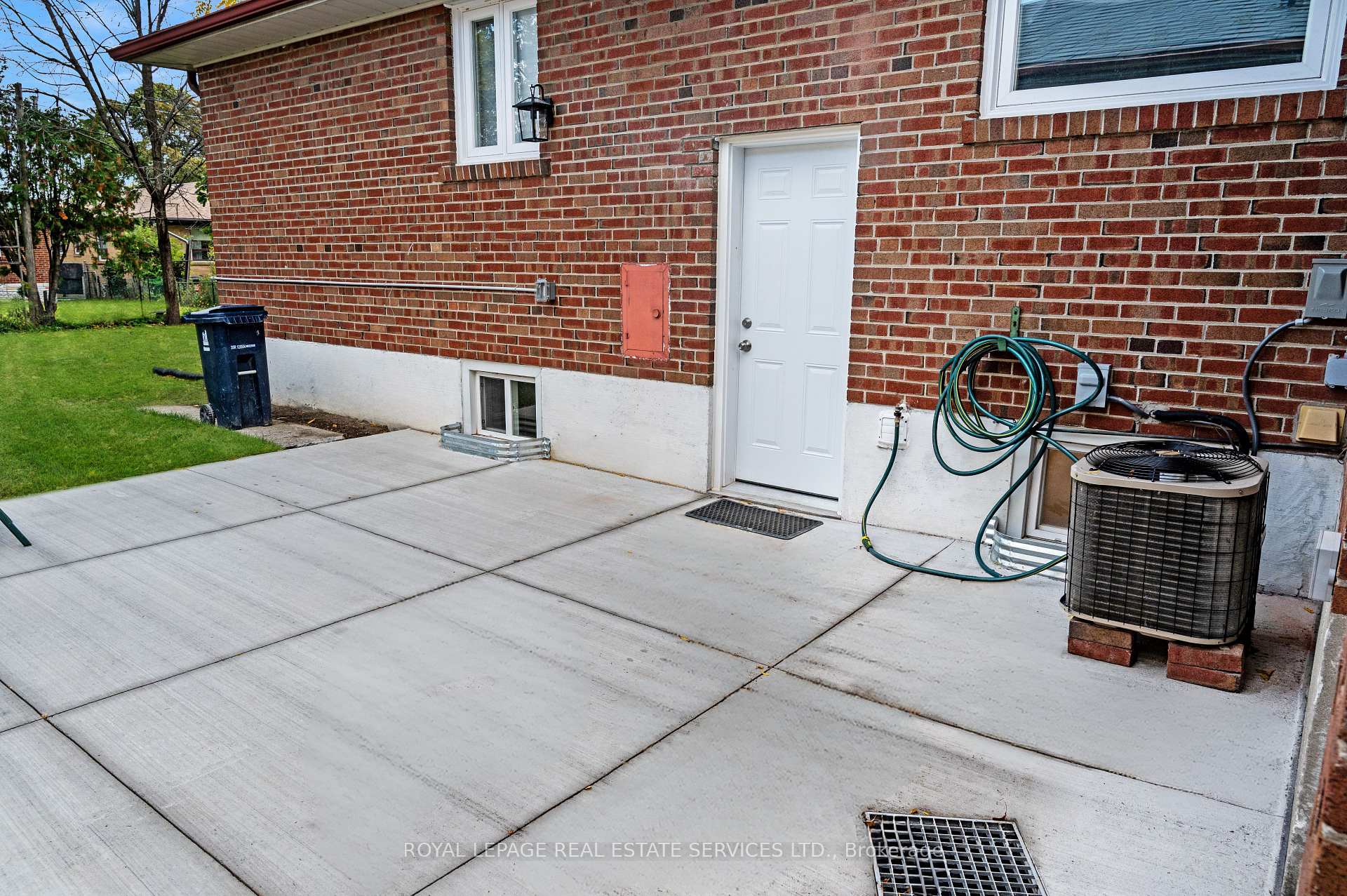 Photo 22 of Unit Lower, 35 Silverhill Drive, Etobicoke, Islington-City Centre West — HOMEH